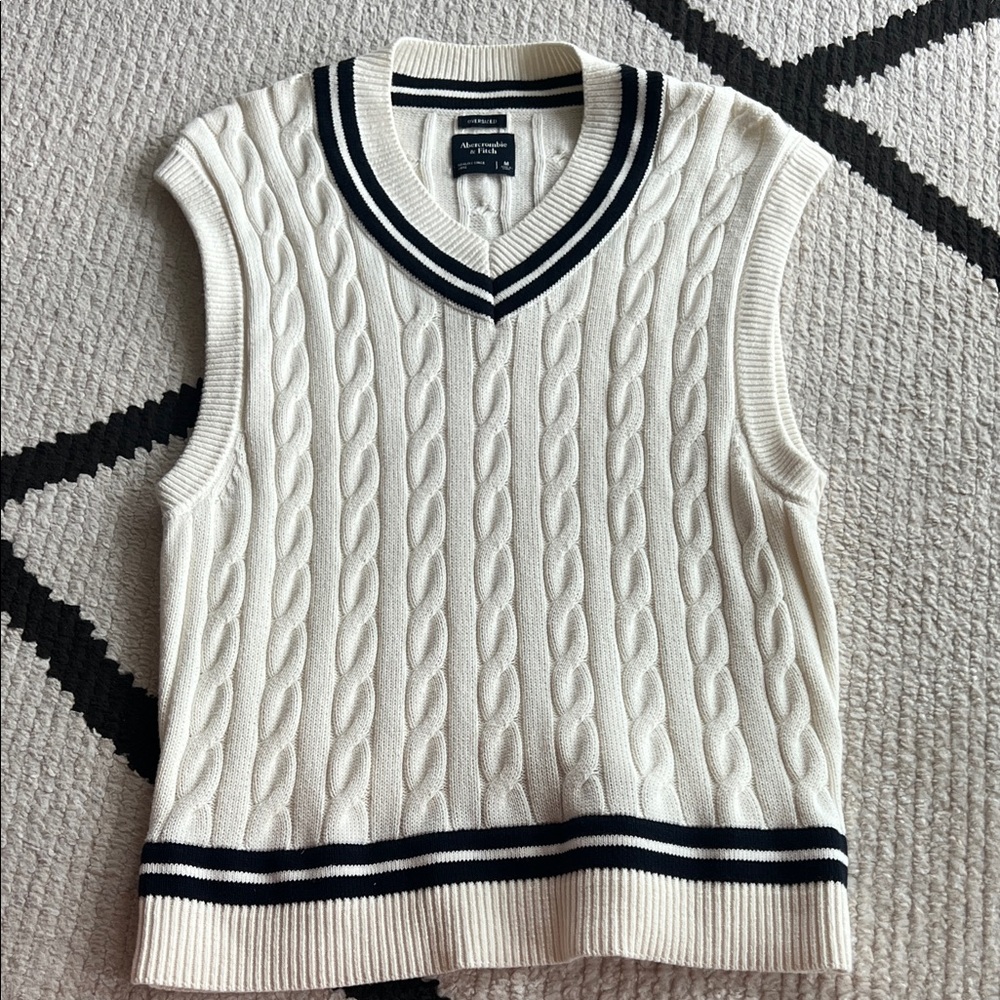 Abercrombie cable knit sweater vest